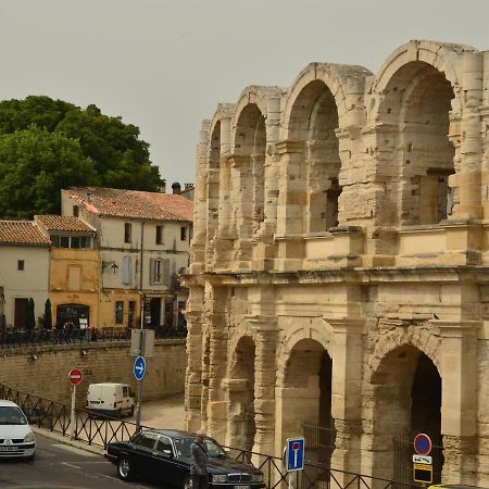 Aux Pieds Des Arenes Apartment Arles Exterior photo