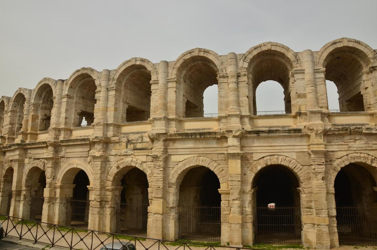 Aux Pieds Des Arenes Apartment Arles Exterior photo
